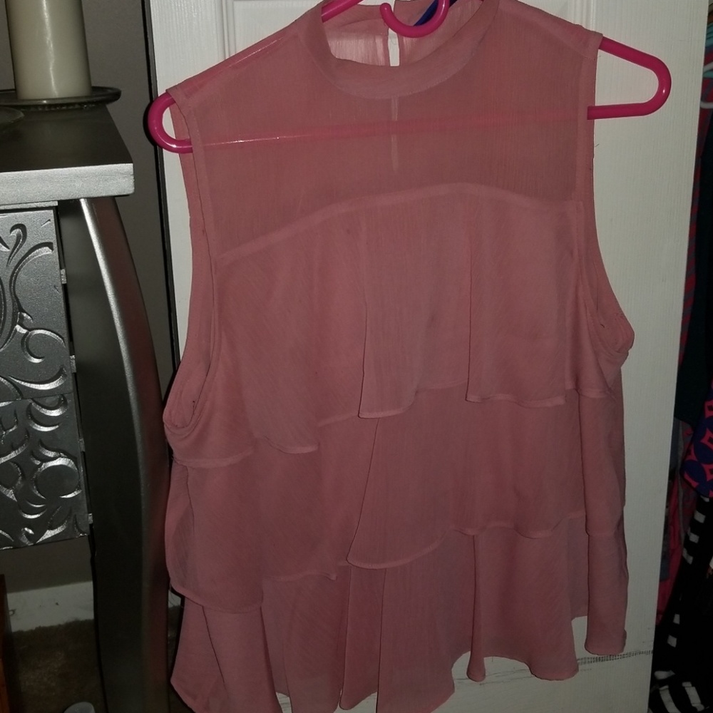 Sleeveless blush pink/light mauve ruffle top